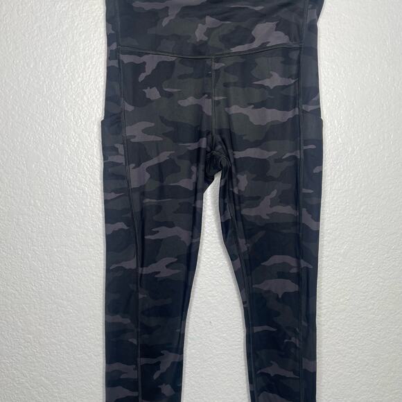 Athleta Womens Leggings Size XS Gay Ultimate Camo 7/8 Tight Camouflage Pattern - Picture 9 of 16